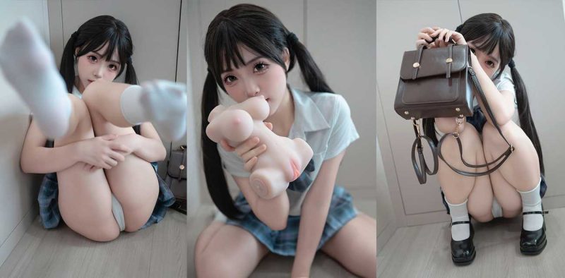 少女coser 邦尼 大胆挑战自我 化身双马尾情欲学生妹 露出展示超性感的梨型肉体！-51吃瓜网