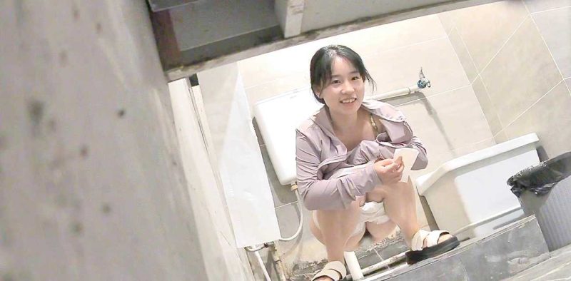 厕所偷拍大神最新神作 各种白嫩鲍鱼让人欲罢不能 后拍无敌角度 嫩穴从天而降的视觉冲击！
热搜 HOT-51吃瓜网