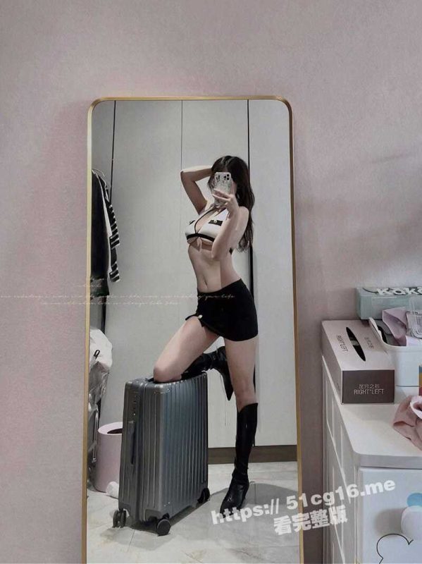 推特女菩萨福利姬 鱼鱼饼干 大尺度裸舞 极品巨乳完美身材裸摇合集 自慰插穴 粉嫩蝴蝶骚穴看着就想插-51吃瓜网