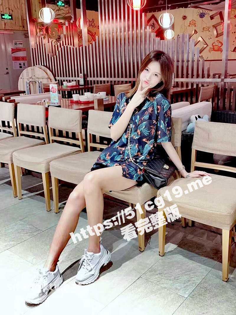 极品气质女神御姐 刘思琪 酒店幽会富二代 穿上高跟肉丝开裆丝袜等待着被操 穿最性感的制服 挨最狠的屌 - 51吃瓜网-51吃瓜网