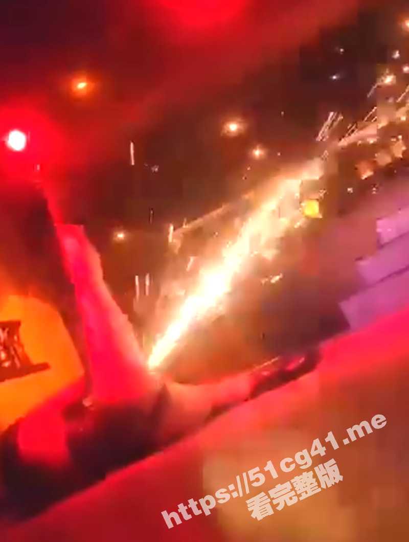 史上最牛的逼 你见过户外裸体 用逼放烟花庆祝新年的么 更猛的用逼喷火星子 - 51吃瓜网-51吃瓜网