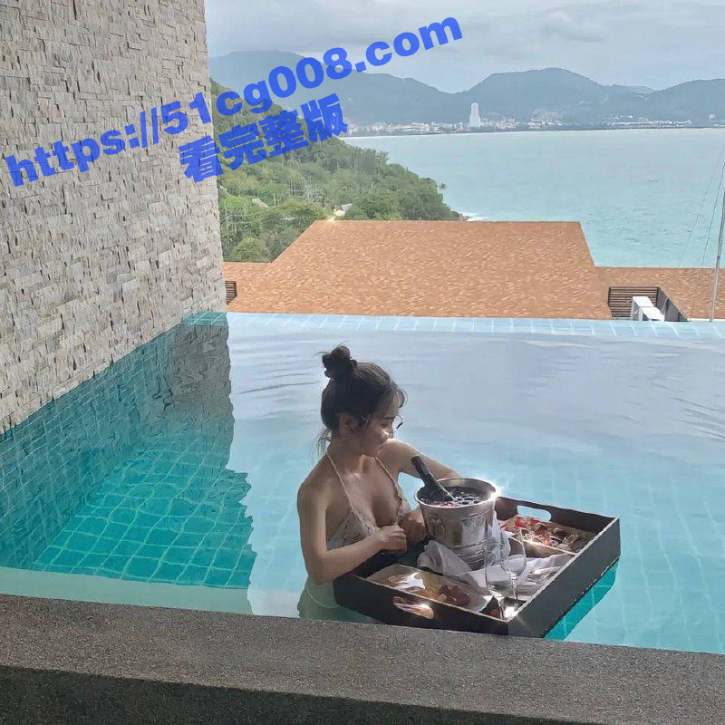 上海浦东反差婊 李思彤 下海做高端伴游 被金主爸爸3P调教 前舔后插忙都忙不过来！ - 51吃瓜网-51吃瓜网