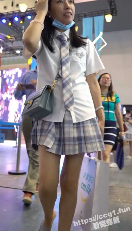 抄底系列 漫展母女 商场刺青女 好利来导购员 学校食堂女 各种高颜值极品身材女神被偷拍！-51吃瓜网