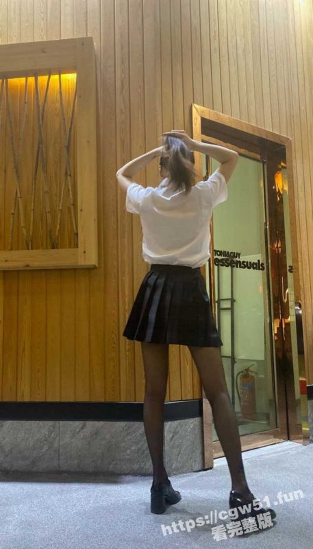 长沙夜店认识的乖巧反差女 主动带我回家玩SM 朋友圈反差骚舞 真是可甜可骚！-51吃瓜网