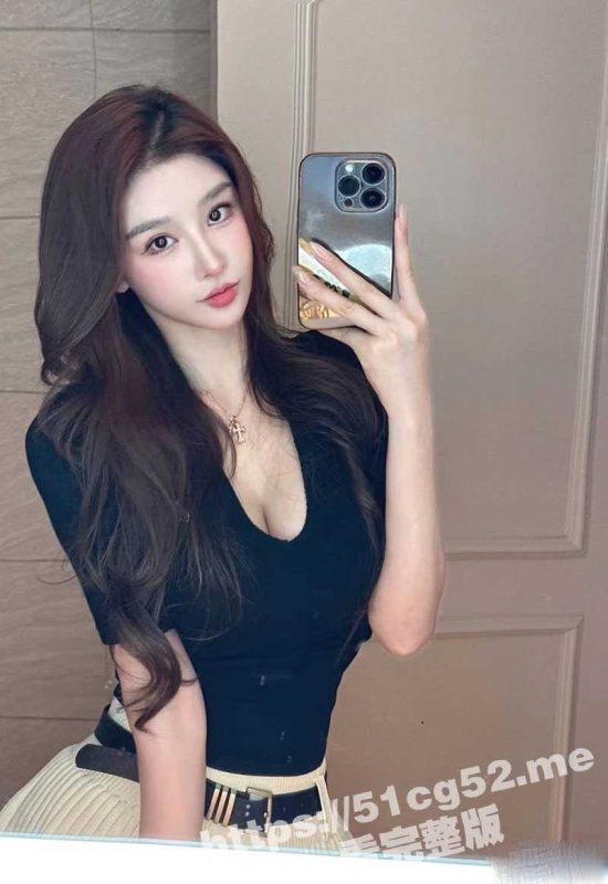 满分颜值的露脸反差女神 邀请富二代粉丝各种线下淫乱聚会！车震3P 母狗属性直接拉满！-51吃瓜网