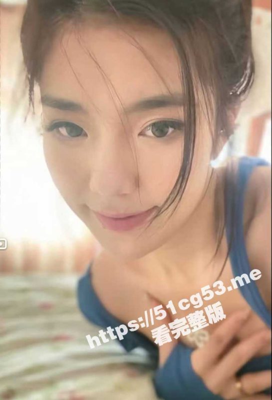 福州某摄影机构女助理徐露梦 性爱视频惨遭前男友报复流出 她卖力给男友口交的样子的真迷人-51吃瓜网