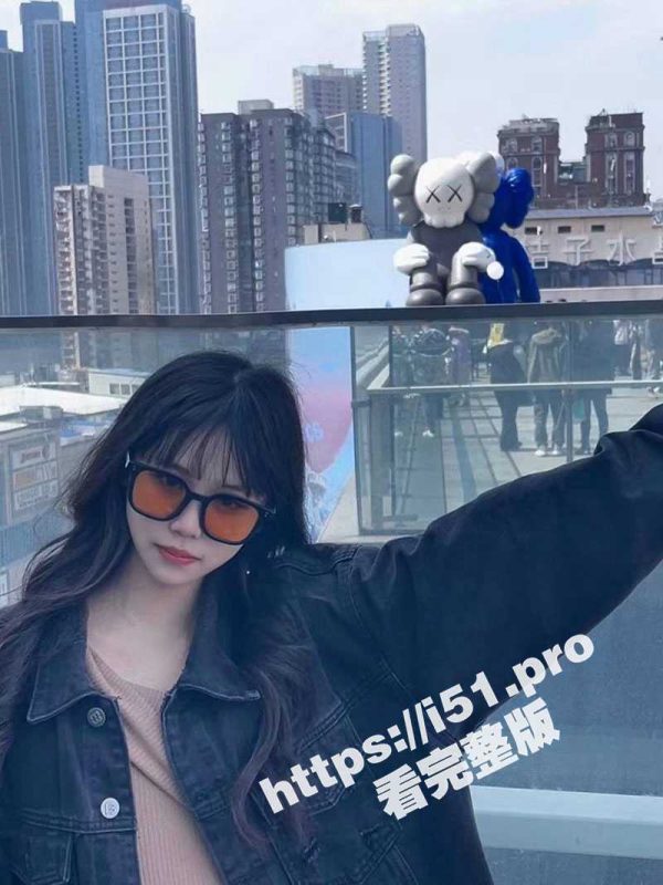 上海富二代酒店爆操刚交的极品大学生女友 操的不过瘾直接把兄弟叫过来玩三人行 雪白的奶子一抖一抖的太爽了-51吃瓜网