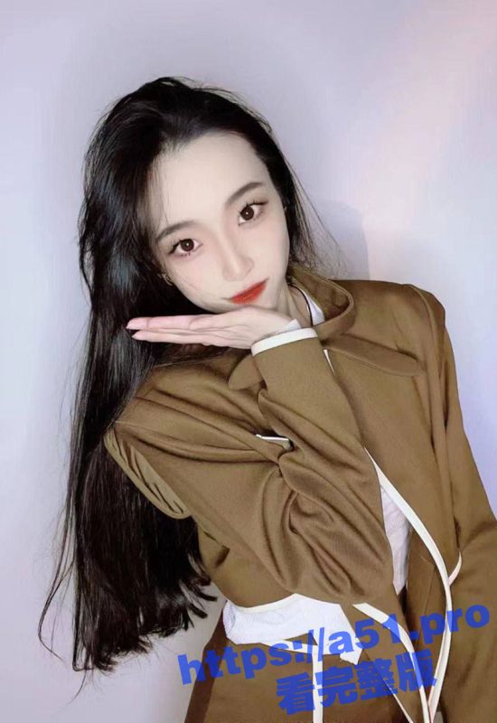 搞妹子一定要学会画饼吹牛逼！视频里的妹子被忽悠的精子颜射了一脸还觉得自己很幸福！-51吃瓜网