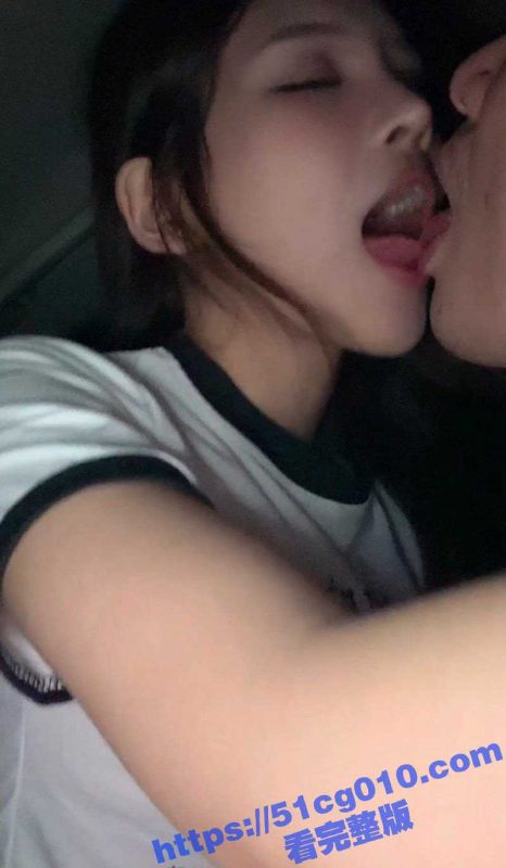 onlyfans湾湾绝美颜值 艾希老師 被粉丝接机在车里调情 玩起车震后入爆操翘臀 这才是人间尤物啊-51吃瓜网