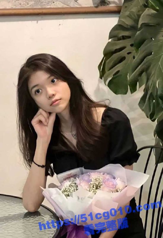 01年清纯小美女在男友调教下变成一只反差骚母狗 喜欢户外露出 最爱观音坐莲享受高潮！-51吃瓜网