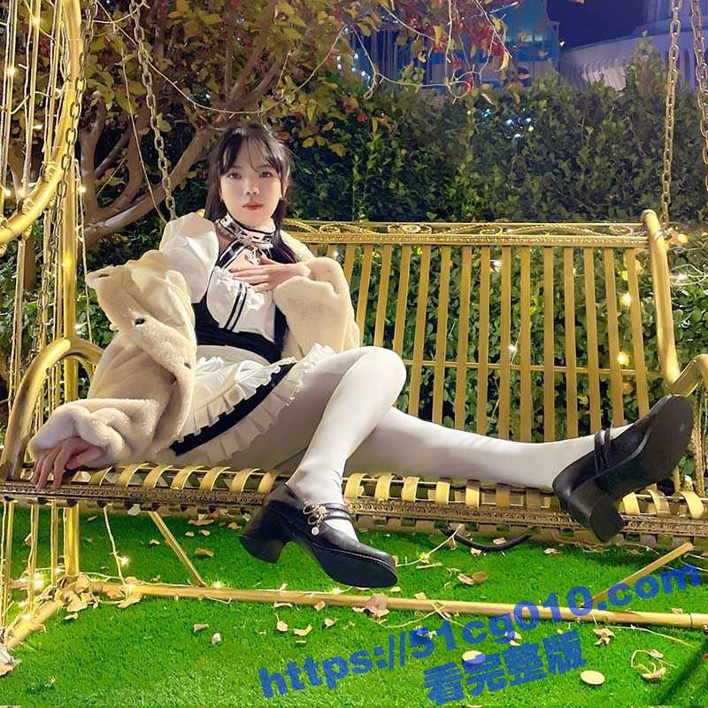 清纯长腿大学生 被男友调教成母狗 脱光衣服带到户外玩露出 穿上丝袜美腿超诱人 这样的小狗谁不喜欢-51吃瓜网