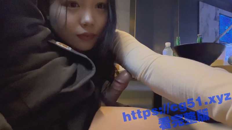 韩国美女KTV发情 一边唱歌一边吃鸡巴 再撅起肥臀被爆操 这韩妹的身材是真的不错 小翘臀太诱人了-51吃瓜网