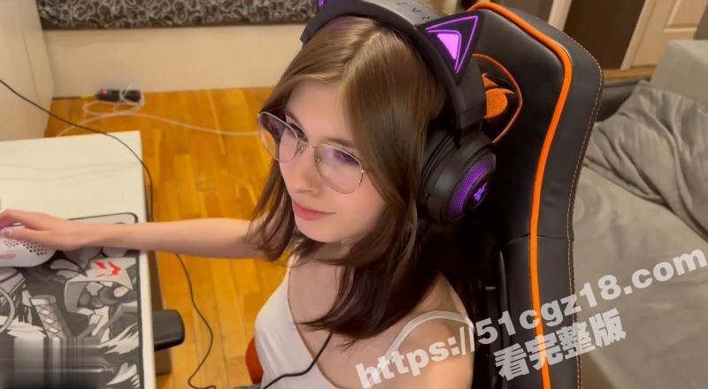 小伙用大屌征服网瘾少女 各种招式蹂躏蜜臀粉唇 淫荡身姿让人欲罢不能！-51吃瓜网