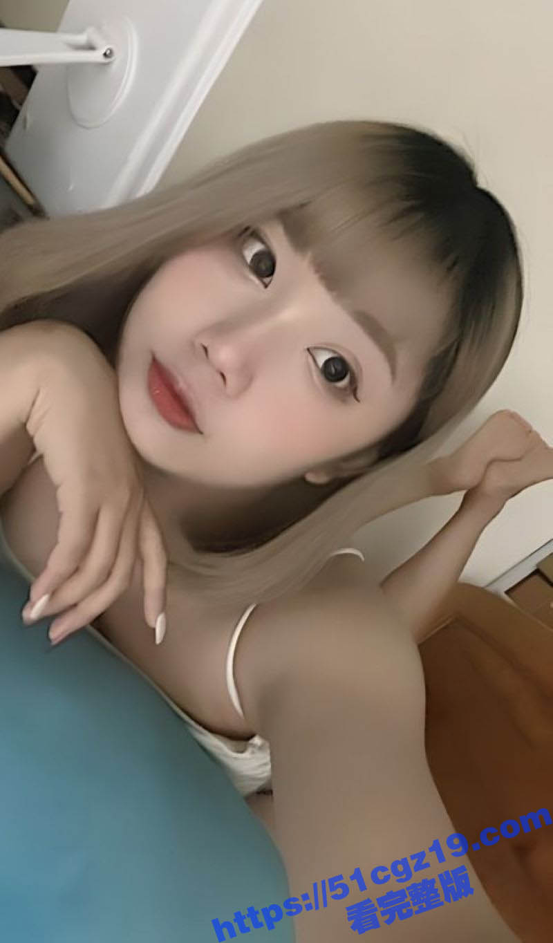 瓜友投稿！清纯巨乳女友遭调教视频流出 童颜巨乳小母狗埋头舔屌 深喉吞精爽到淫叫连连！ - 51吃瓜网-51吃瓜网