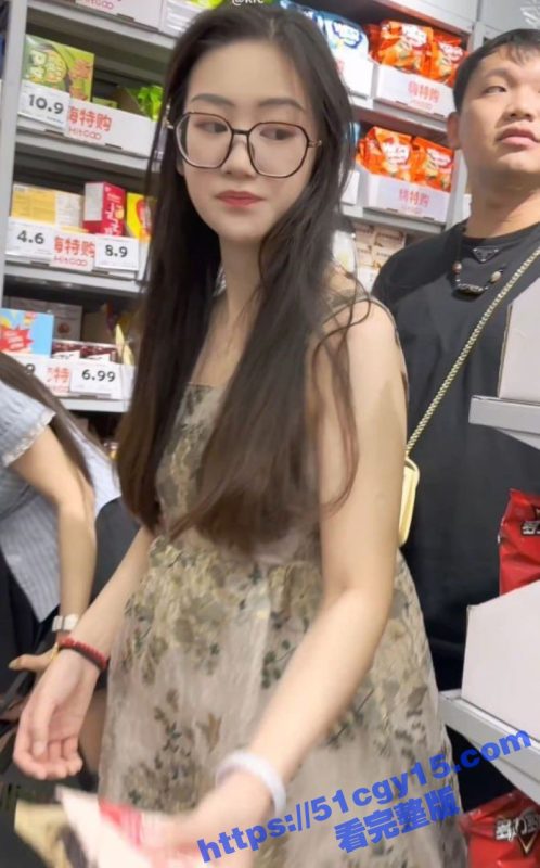 KFC最新抄底偷拍大曝光 极品嫩妹短裙丝袜全收录 各式内裤裙底风光一览无余 刺激到飞起！-51吃瓜网