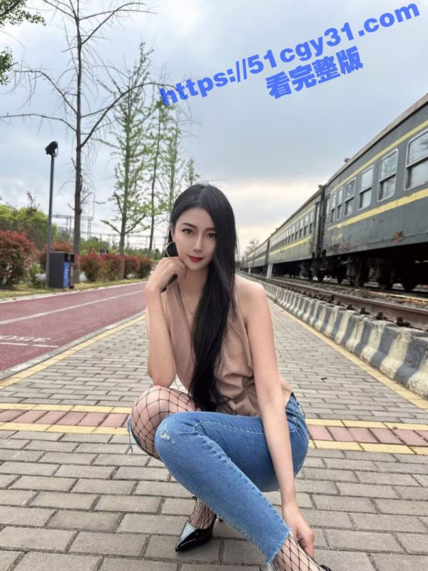 山东菏泽30岁少妇 刘宵雪 离婚后自甘堕落沦为楼凤 出租屋惨遭金主束缚调教！-51吃瓜网