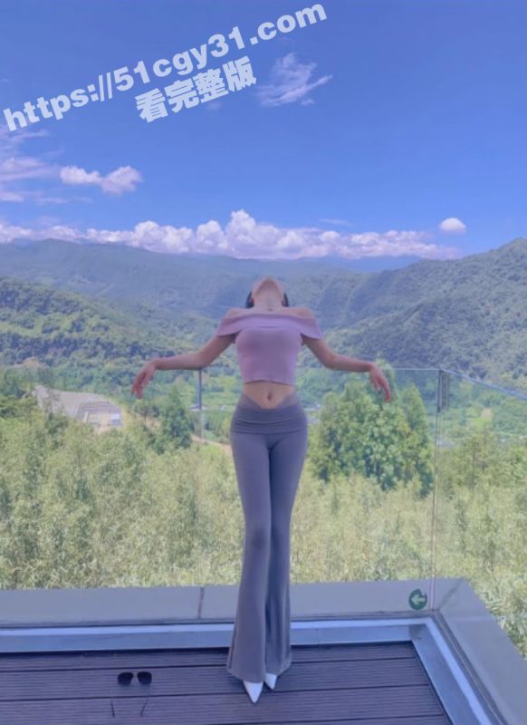 内蒙古包头29岁网瘾少妇 张斯琪 与网友CF对赌 输游戏后自曝私拍 撅臀放尿模样下贱至极！-51吃瓜网