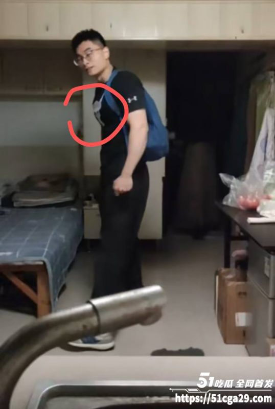 南京伪娘红姐之炽阳Angel健身教练 肌肉哥 全网最火的男嘉宾 八块腹肌猛男鸡巴竟比拇指还迷你！-51吃瓜网