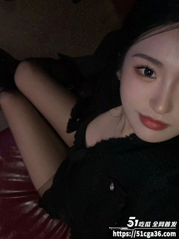 高颜值性感女神性爱自拍 金主胯下的母狗 撅起屁股主动抖动 各种姿势爆操骚穴 全程呻吟不断！-51吃瓜网