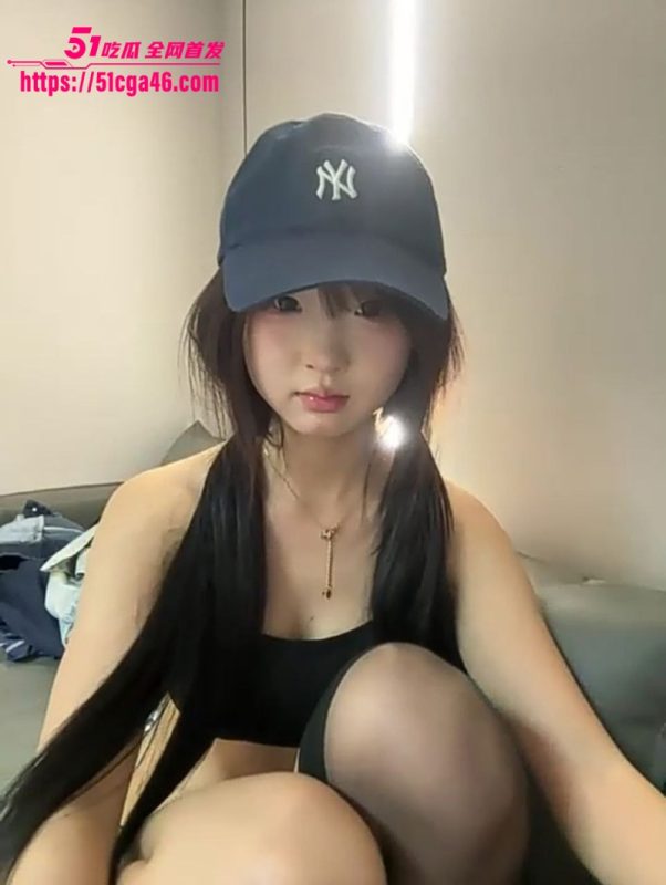 高颜值清纯少女直播 JK套装萝莉范十足 假屌狂插嫩穴白浆四溢 淫荡自拍骚劲尽显！-51吃瓜网