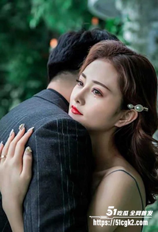 沈阳人妻淫乱合集流出 颜值超美性感少妇 老公玩腻后约众好友轮番开发 群交爆操完美露脸！-51吃瓜网