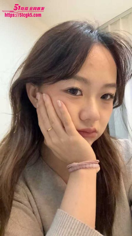 河南郑州女大学生 刘彤彤 私密做爱视频竟遭曝光 口交技术令人欲罢不能 反差感十足！-51吃瓜网