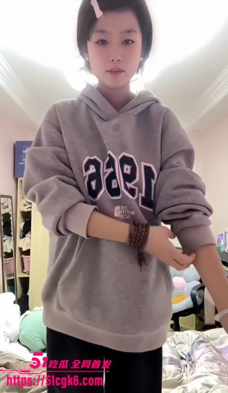 清纯学生妹为还网贷变淫娃 毫无底线自我调教 舔脚咬袜捅菊抠逼 反差十足！-51吃瓜网