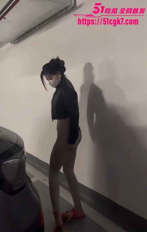 绿母NTR极致反差 骚母狗妈妈淫态撩人 浪逼被狂操喷汁 高潮浪叫鸡巴硬到炸 欲火焚身爽翻天！-51吃瓜网