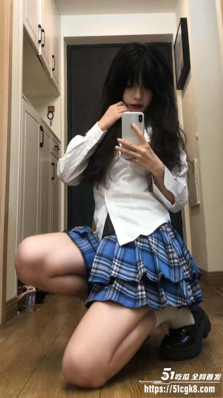 湖南长沙19岁极品女大 为发泄欲望与精神小伙约炮 被暴操内射疼到喊出哭腔！-51吃瓜网