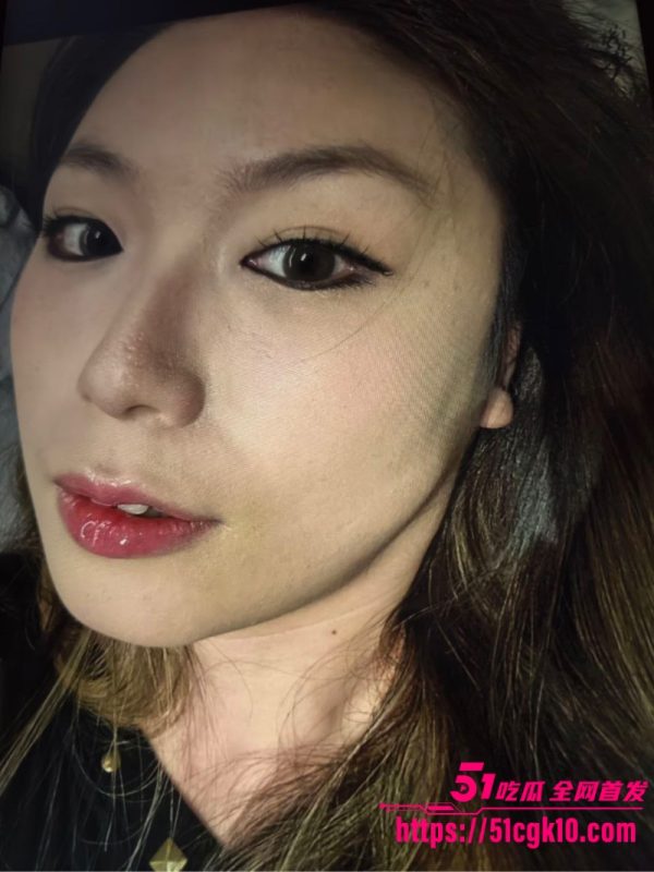 河南新乡新婚小夫妻 男主绿帽癖大爆发 把老婆献给兄弟 大奶人妻骚穴淫水狂喷！-51吃瓜网