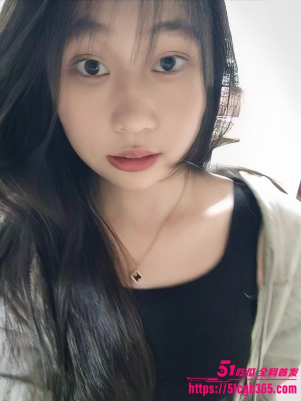 广州白云学院骚货 赵钰 与男友裸聊自慰视频流出 绝美脸蛋黑丝美腿 嫩穴自慰淫水狂喷 诱惑至极!-51吃瓜网