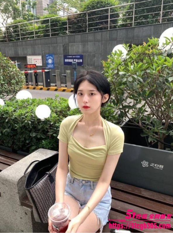 美甲店风骚老板娘 吴雅雯 生意惨淡后靠卖身度日 高冷女神变顶级母狗 激情爆操反差十足！-51吃瓜网