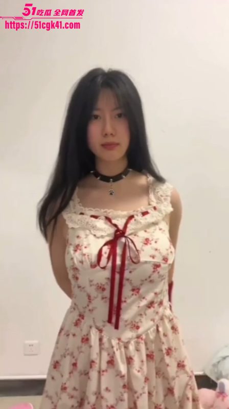 高颜值清纯女神 为取悦金主上演JK制服诱惑 大胆脱衣淫荡自慰 极品巨乳令人垂涎！-51吃瓜网