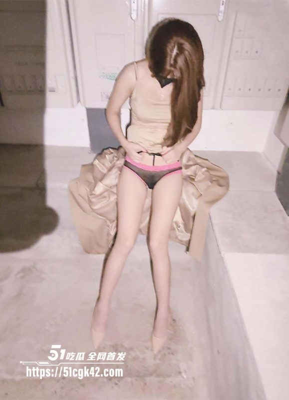 海角大神兄嫂乱伦原创 嫂子喜欢上了漏出野战的感觉 深夜主动拉着我去车库漏出野战-51吃瓜网