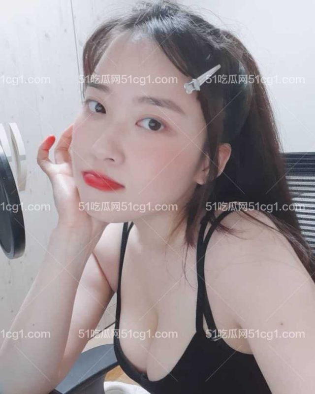 肉肉的才可爱！南韩直播主《sorammmm》抖动大咪咪看得好晕！-51吃瓜网