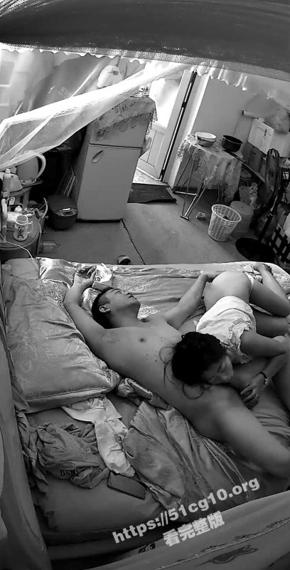 一天不吃鸡吧浑身难受！性欲旺盛的女人每天都要给老公口 裹硬了骑上J8就开操 饥渴的女人真可怕-51吃瓜网