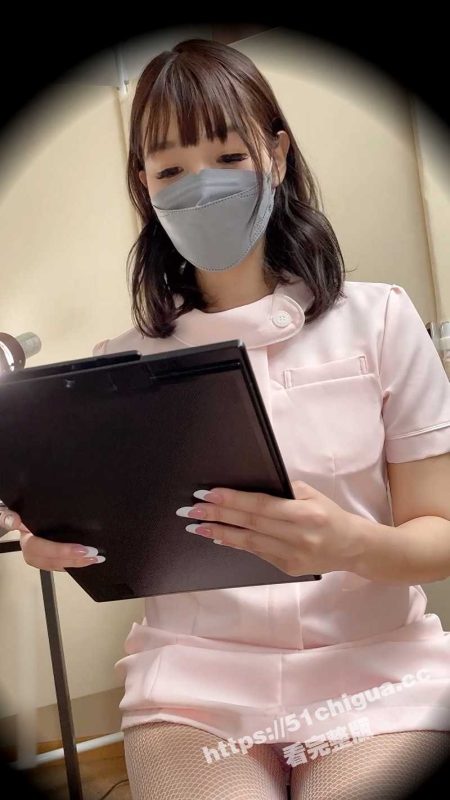 黑暗医生系列两部曲！诊所暗藏摄像头 体检偷拍JK女少蕾丝美护士双双被拍 裙底风光一览无余！-51吃瓜网