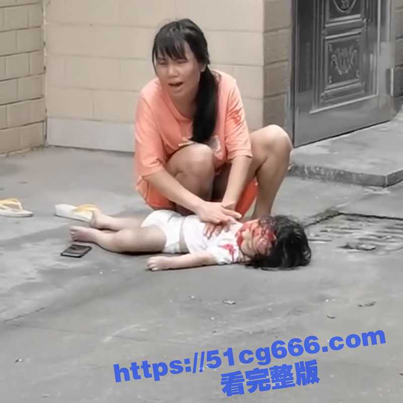 爸爸把孩子扔下楼死亡！夫妻吵架男的把两岁大的女儿从五楼楼顶扔下 脑袋着地坠亡-51吃瓜网