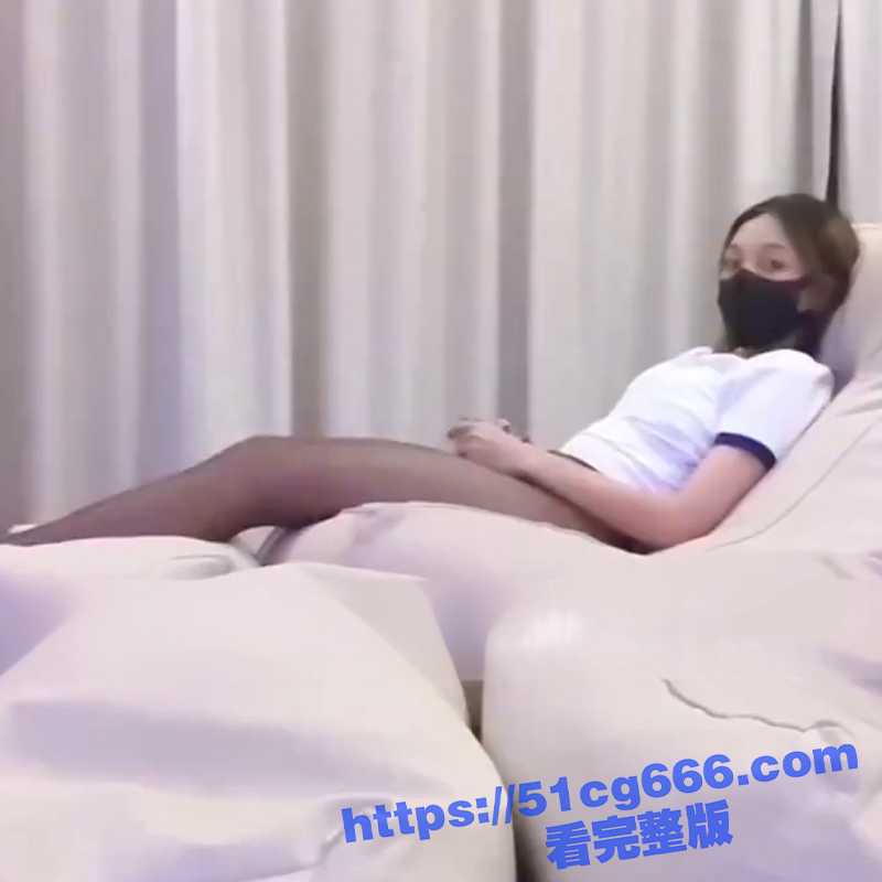 钟爱颜射的极品黑丝大长腿小母狗!超大假鸡巴满足不了她 只能用肉棒伺候骚货 最后还要求射在脸上!-51吃瓜网