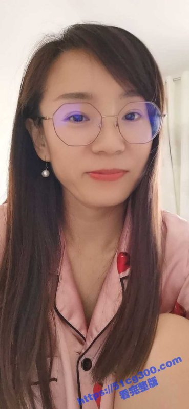 山西财经大学 李芋婷 反差婊眼镜妹网调视频流出 接受网友宝宝们的网调 是条好母狗!-51吃瓜网