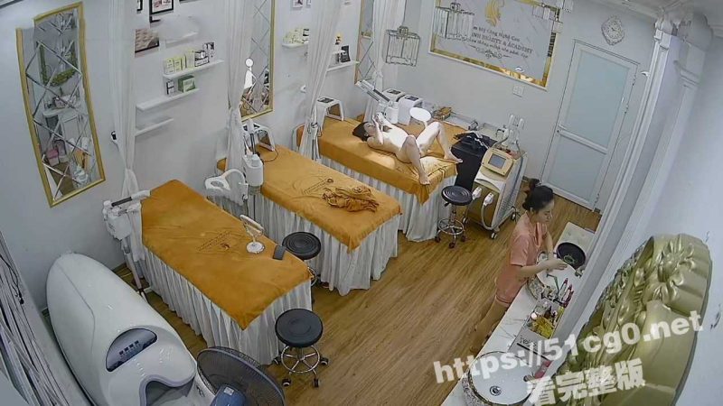 破解美容院摄像头偷拍 女顾客脱光衣服保养乳房和刮阴毛 偷窥好多漂亮翘挺美乳和私处！-51吃瓜网