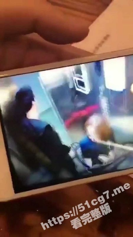 电动车不能开进电梯！小伙用实际行动教育不遵守规矩的少妇 在电动车上动弹不得 只能被精液狠狠的射了一身-51吃瓜网