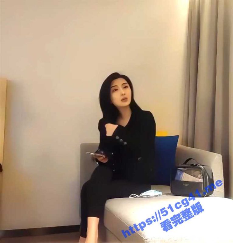 无毛性感外围妹 丁字裤被大哥掰穴揉搓 深喉口交穿着高跟鞋抬腿侧入猛操  身材颜值极品-51吃瓜网