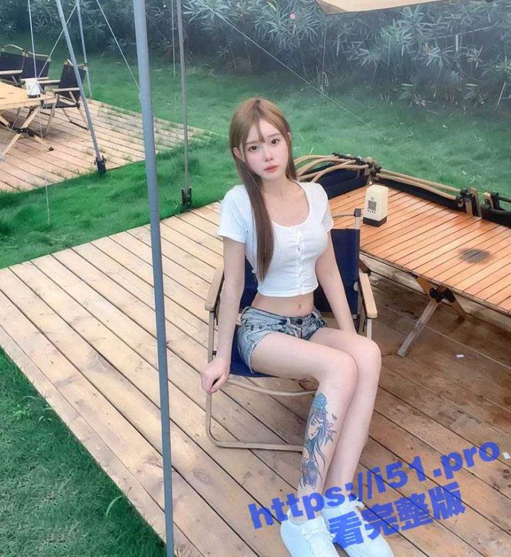 极品外围模特最新视频泄密 长腿清纯高颜值的女神 晚上也只是富人的妓女 为钱约炮无套后入大力猛操-51吃瓜网