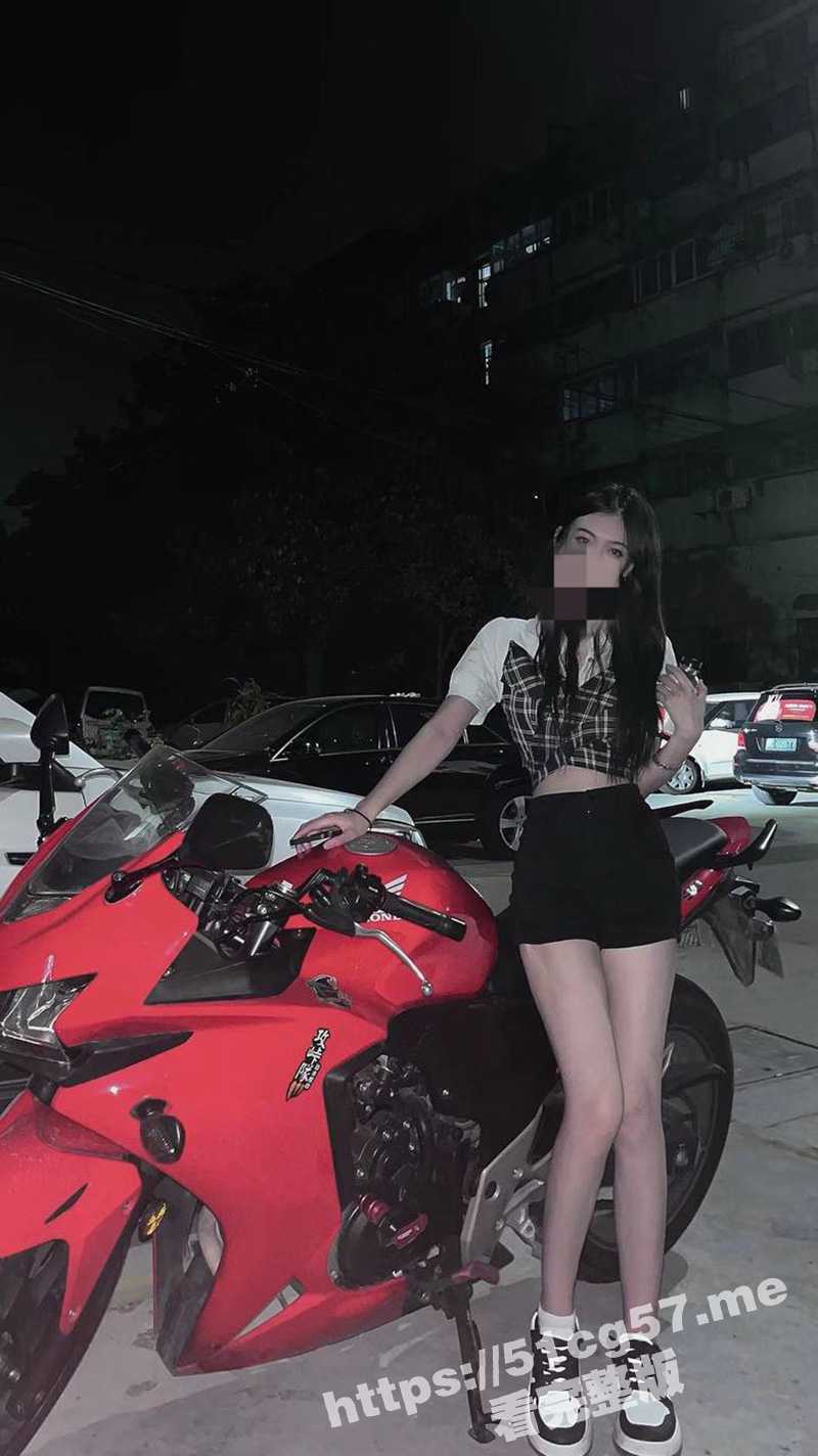 瓜友投稿曝光广州反差婊 李颖 白天是个装清纯的机车女神 背地里劈腿男友被车友圈富二代无情爆操！ - 51吃瓜网-51吃瓜网