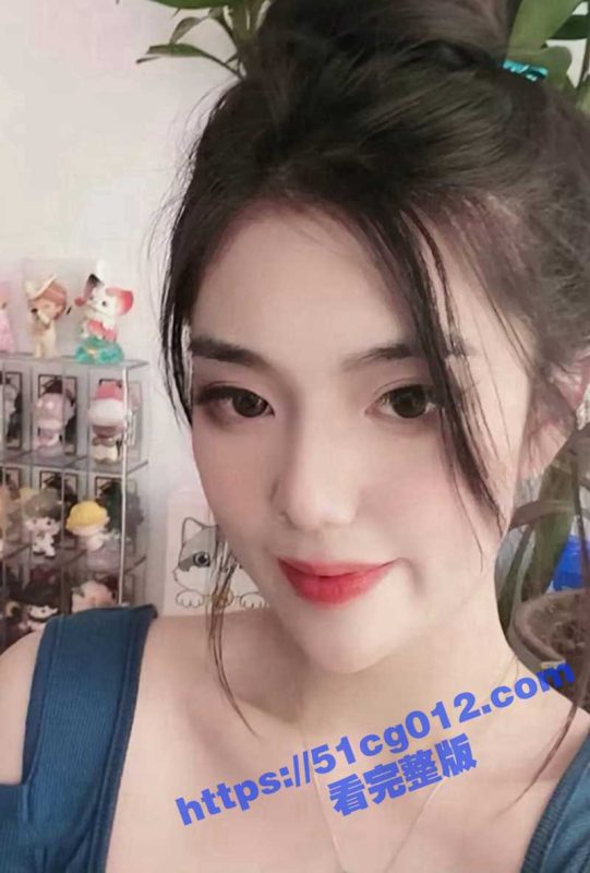 要爸爸操我！高颜值大长腿性瘾御姐 身穿情趣婚纱被金主大力后入 嘴上还咬着自慰棒！-51吃瓜网