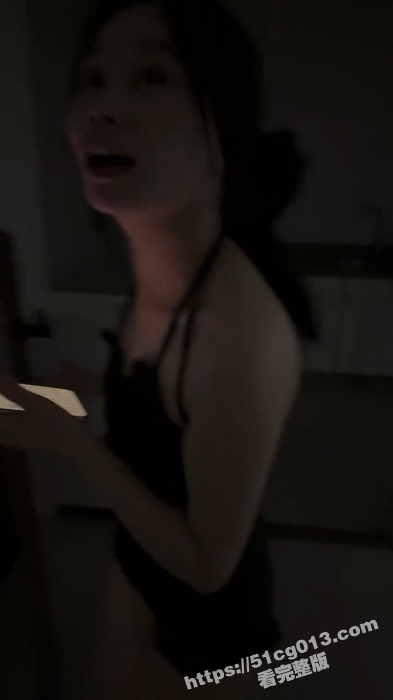 瓜友晚上去嫖娼 卖淫女说：来都来了干一炮再走！看了半天了没找到胸大的 那就你了吧！ - 51吃瓜网-51吃瓜网