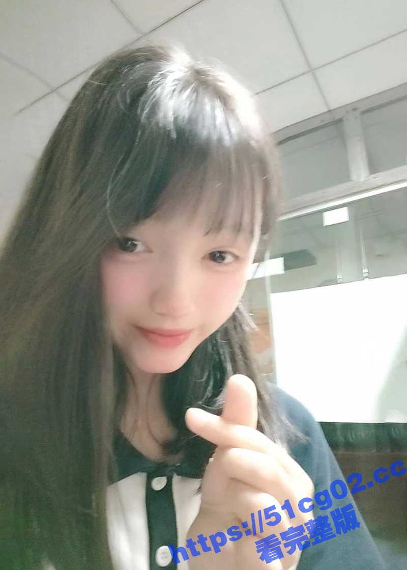 云南昭通可爱清纯美少女 吴珺珊 被校外纹身黄毛调教成母狗 舔脚被男友用脚指头插逼！ - 51吃瓜网-51吃瓜网