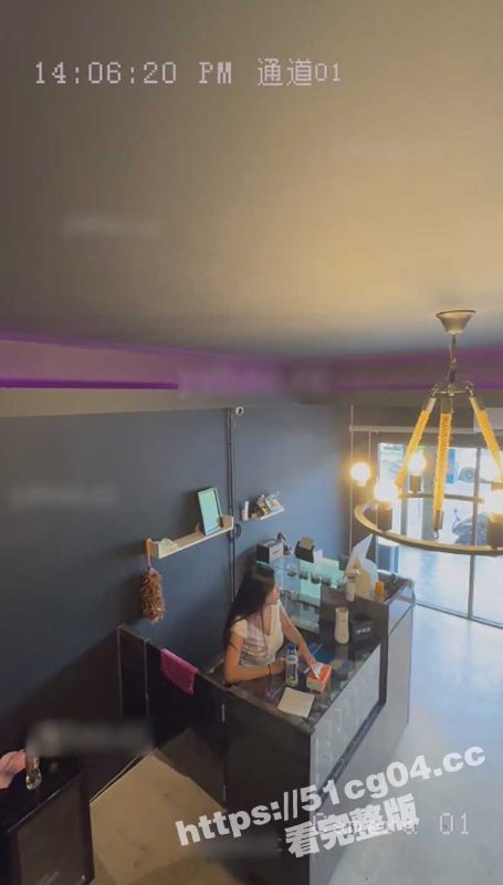 抖音网红李雅最新剧情演绎  监控偷拍 前台收银李雅下午和老板在柜台啪啪啪 奶子甩的乱飞！-51吃瓜网