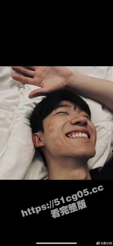 抖音73w粉男网红弗尔利青春洋溢的帅气男塌房善于白嫖感情方面混乱多次脚踏N条船-51吃瓜网